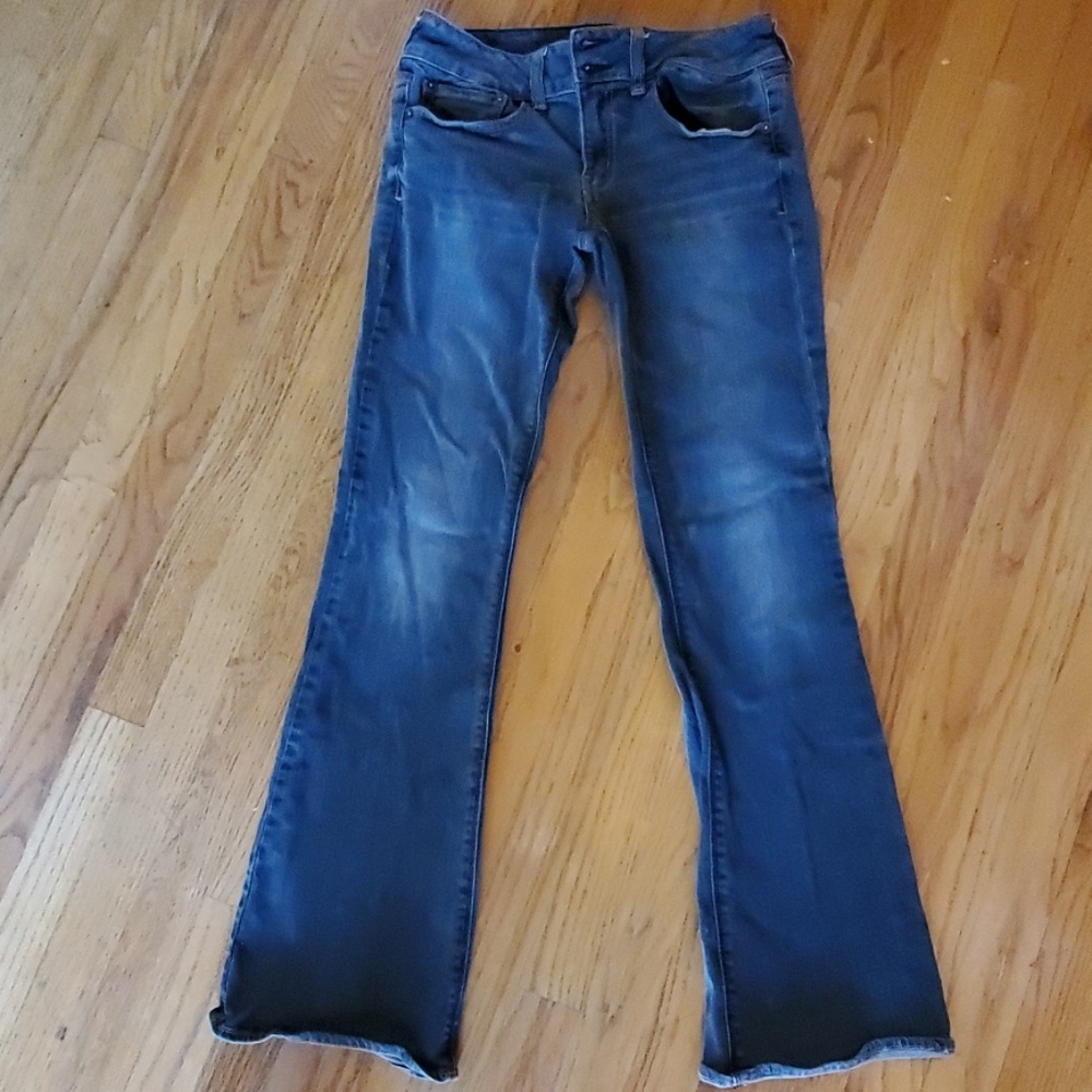American eagle size 6 artist